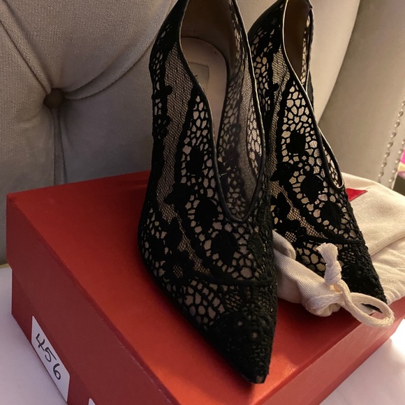 Shoes - Picture 4 of 8